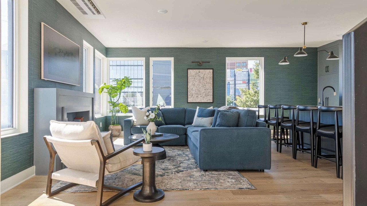 Photo of Livingroom in Chestnut Hill