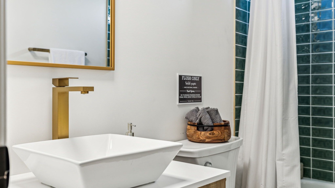 Photo of Bathroom in Hohenwald