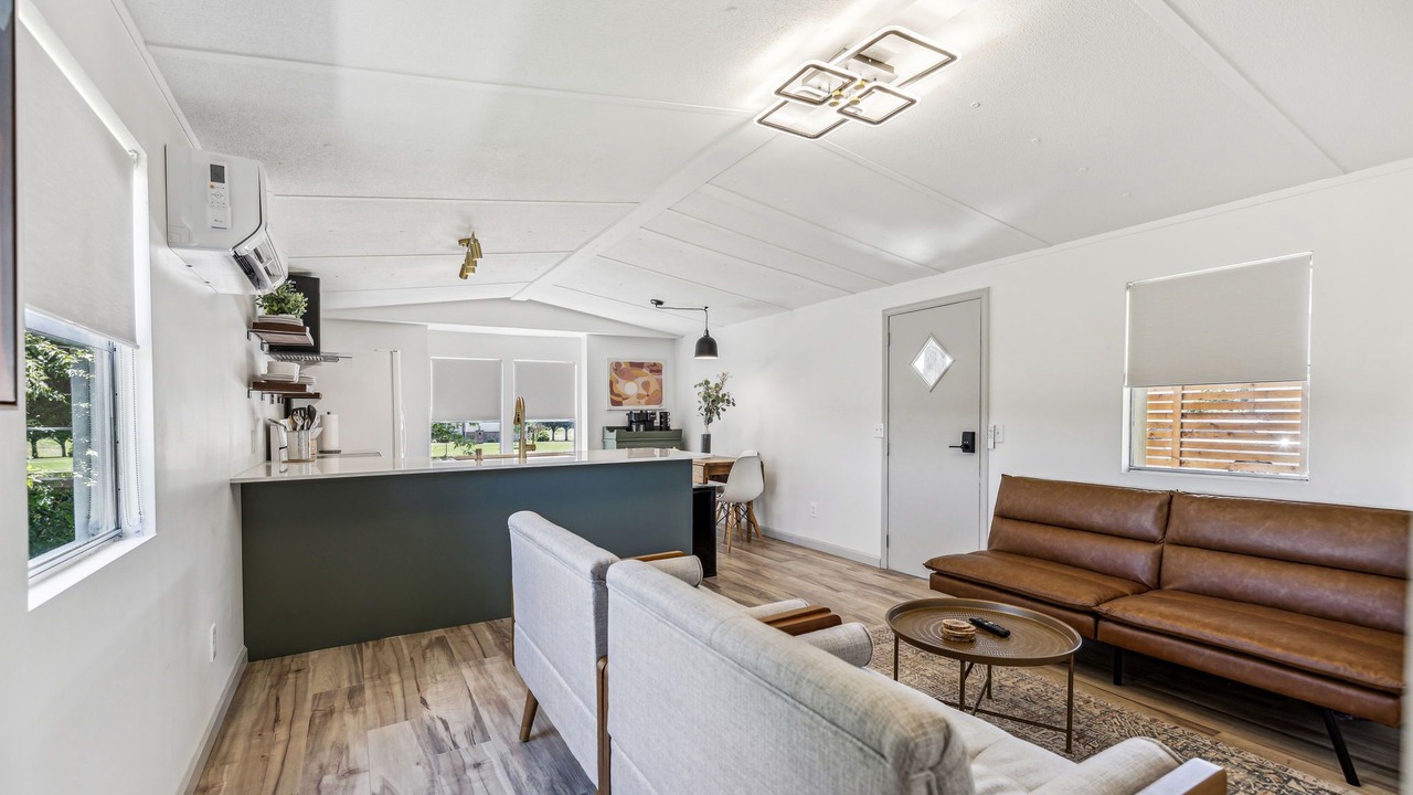 Photo of Livingroom in Hohenwald