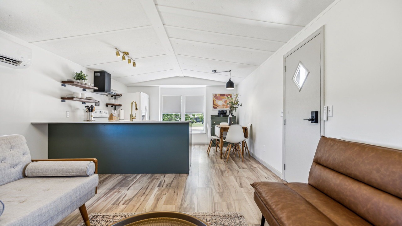 Photo of Livingroom in Hohenwald