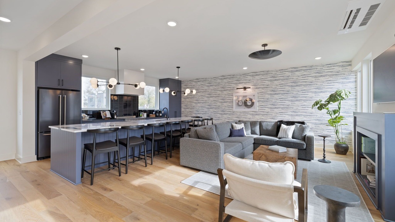 Photo of Livingroom in Chestnut Hill