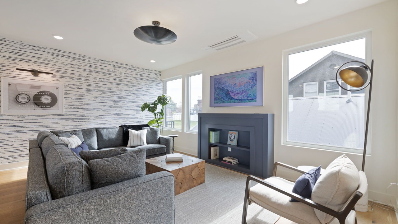 Photo of Livingroom in Chestnut Hill