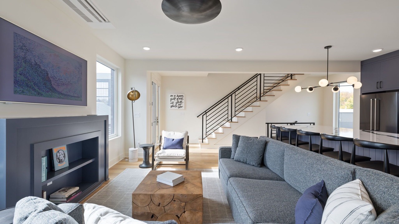 Photo of Livingroom in Chestnut Hill