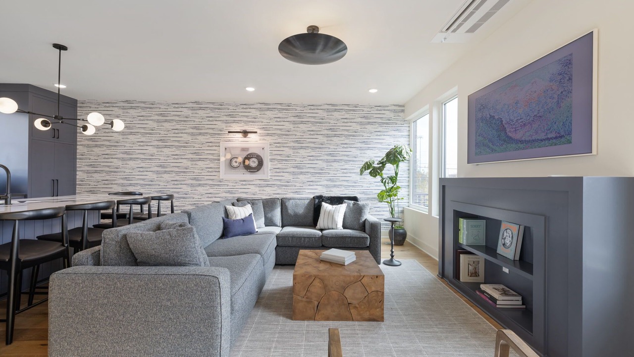 Photo of Livingroom in Chestnut Hill