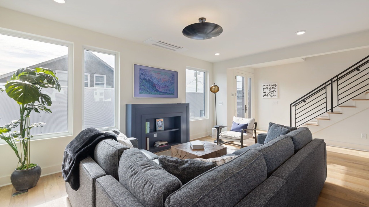 Photo of Livingroom in Chestnut Hill