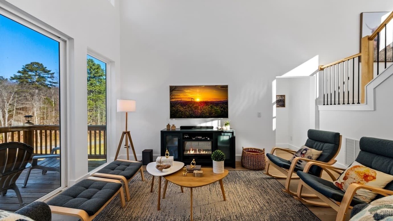 Photo of Livingroom in Talking Rock