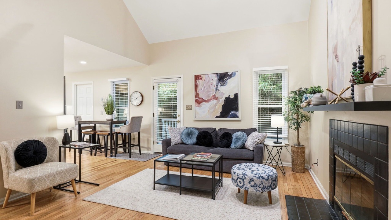 Photo of Livingroom in Duke Park
