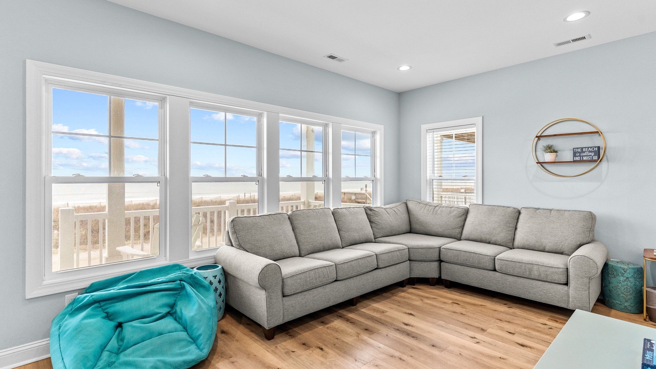 Photo of Livingroom in Holden Beach