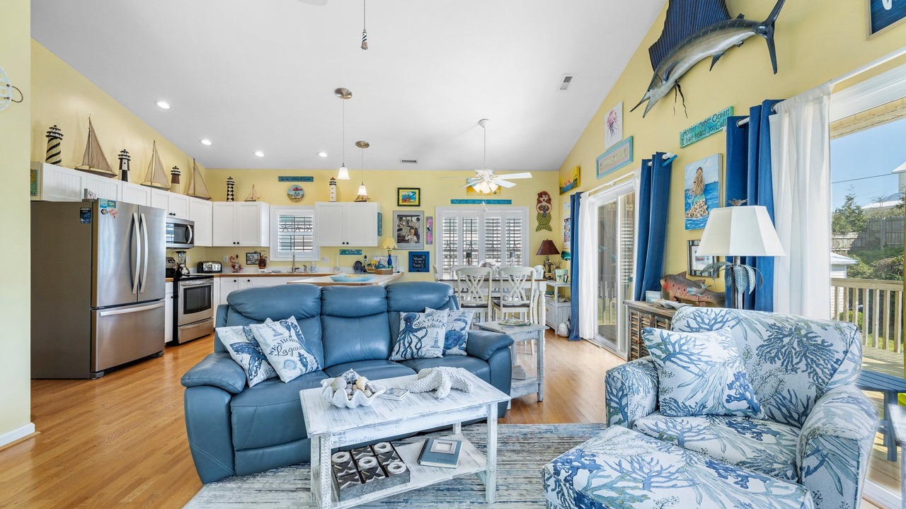 Photo of Livingroom in Atlantic Beach
