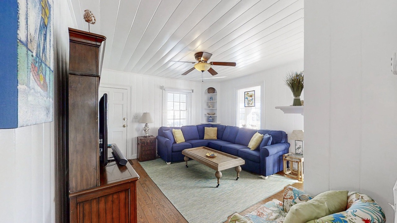 Photo of Livingroom in Atlantic Beach
