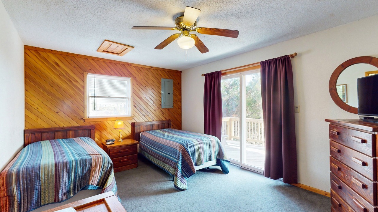 Photo of Bedroom in Waves