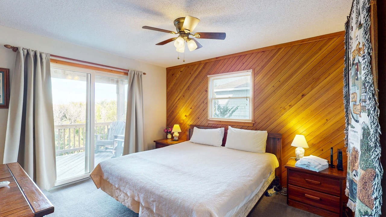 Photo of Bedroom in Waves