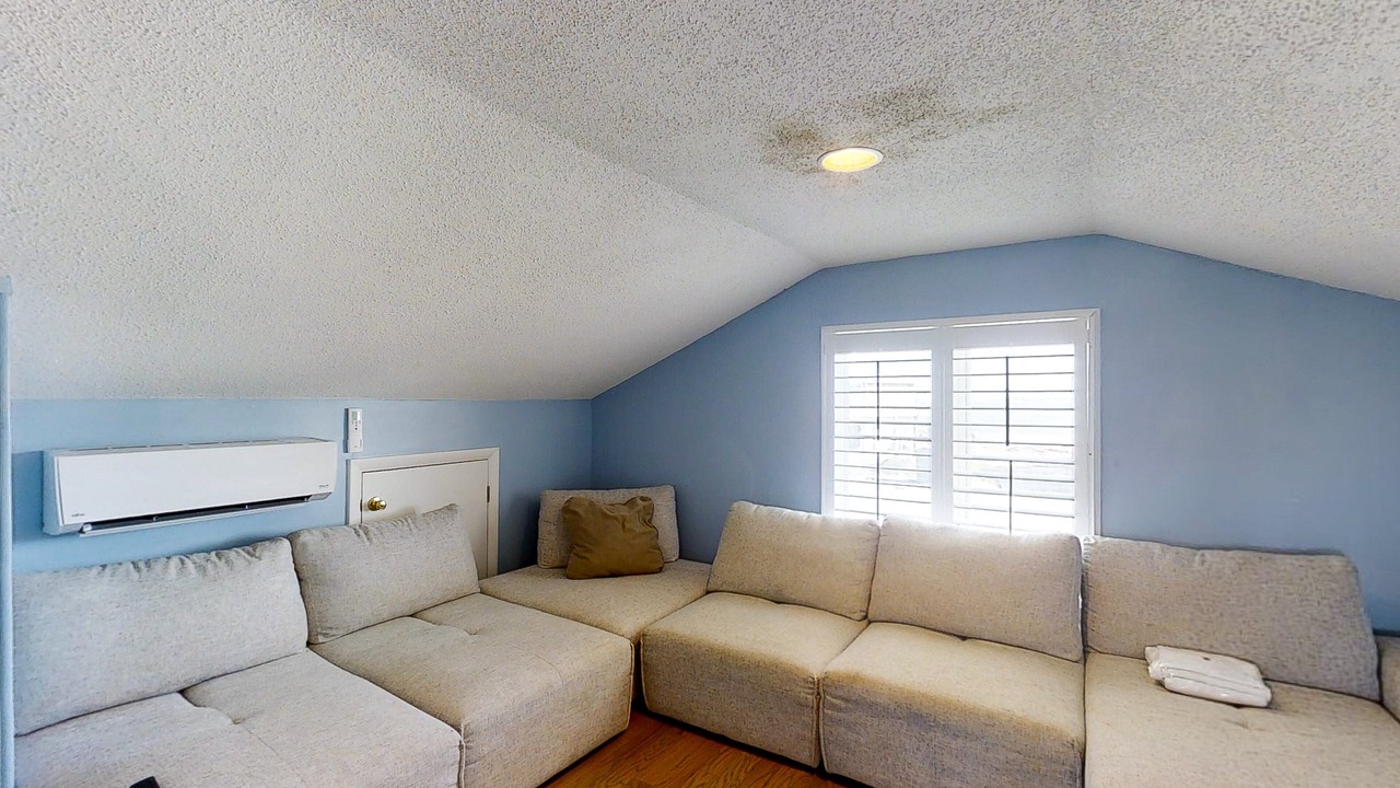 Photo of Livingroom in Atlantic Beach