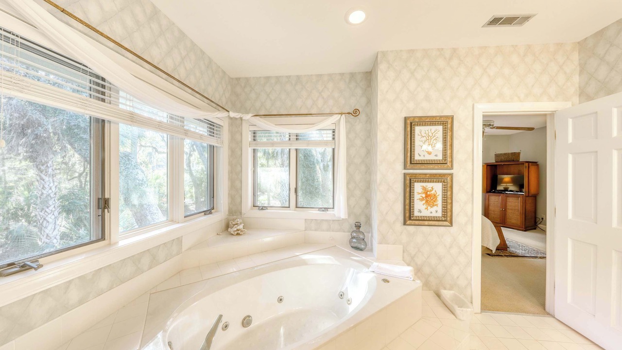 Photo of Bathroom in Vanderhorst Plantation