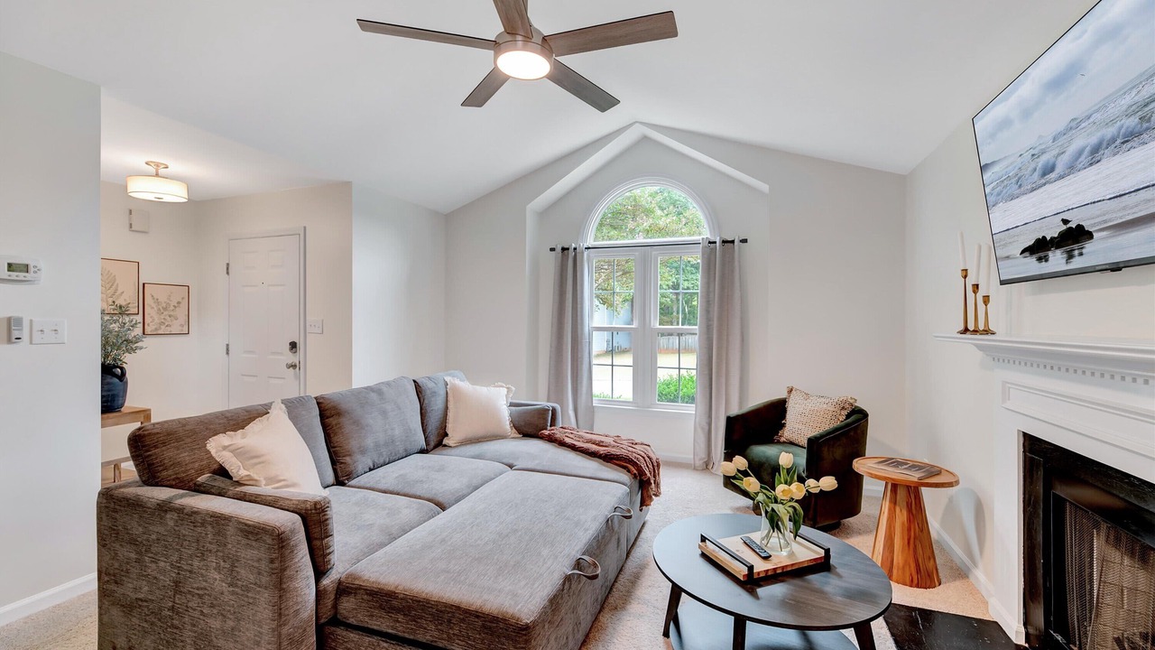 Photo of Livingroom in Northwest Raleigh