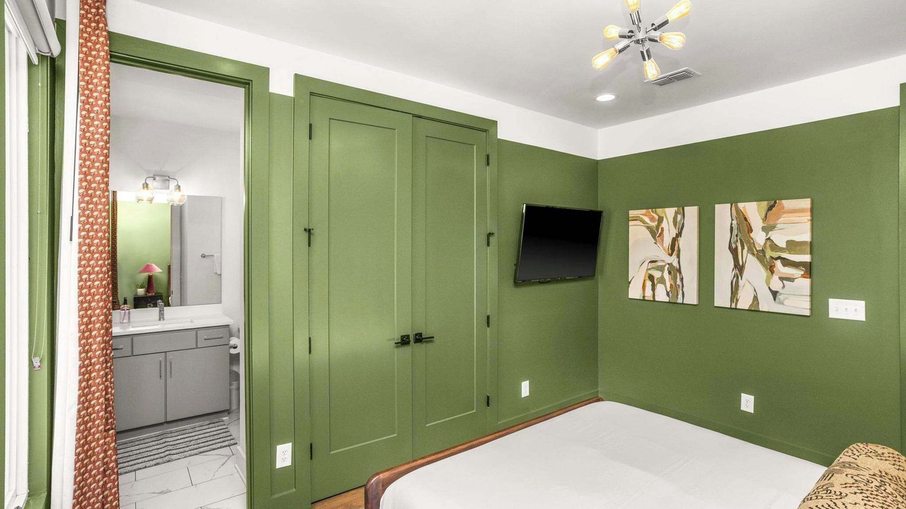 Photo of Bathroom in Eighth Avenue