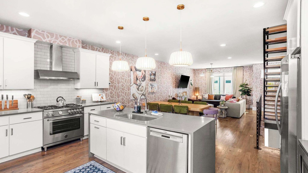 Photo of Kitchen in Eighth Avenue