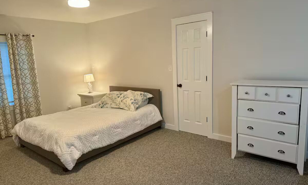 Photo of Bedroom in Apex