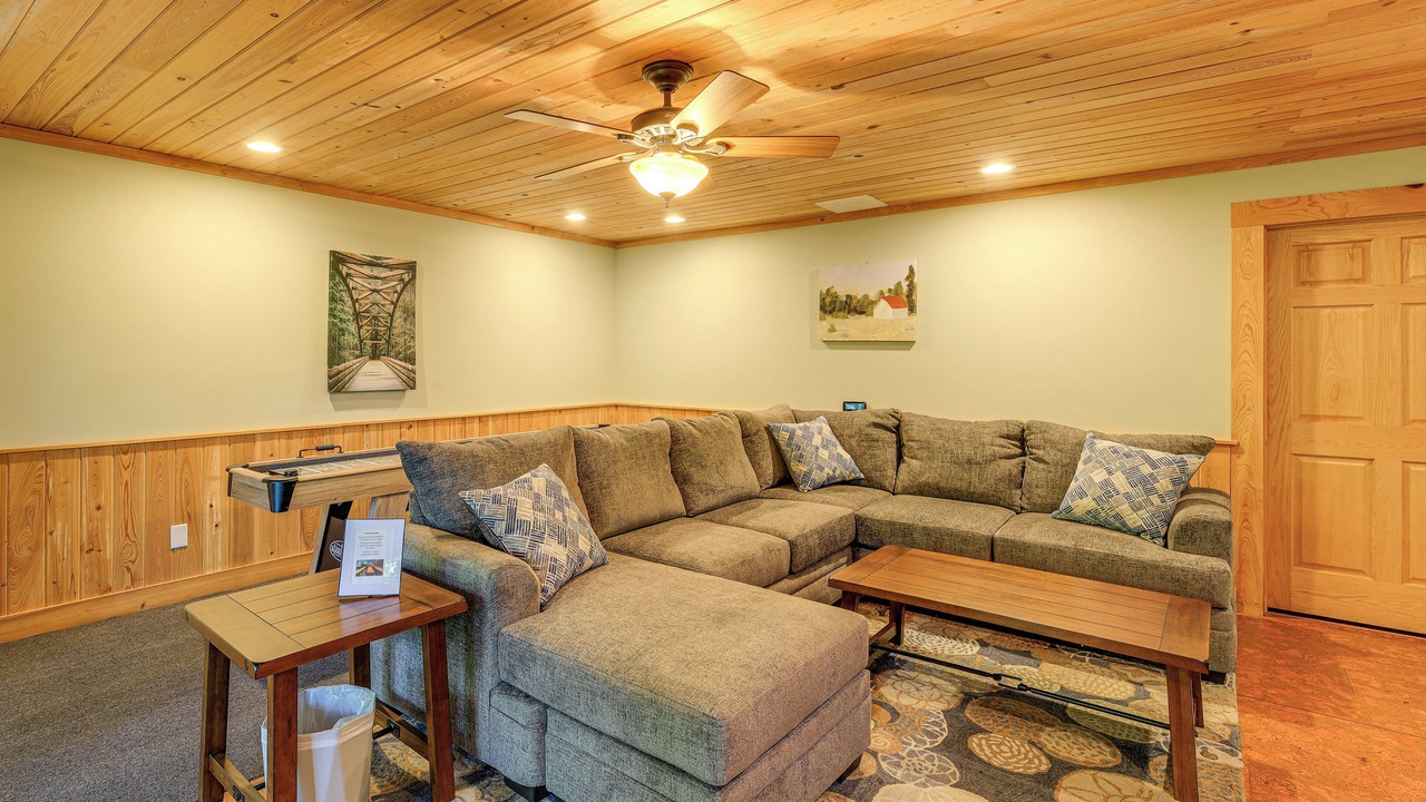 Photo of Livingroom in North Fork Township