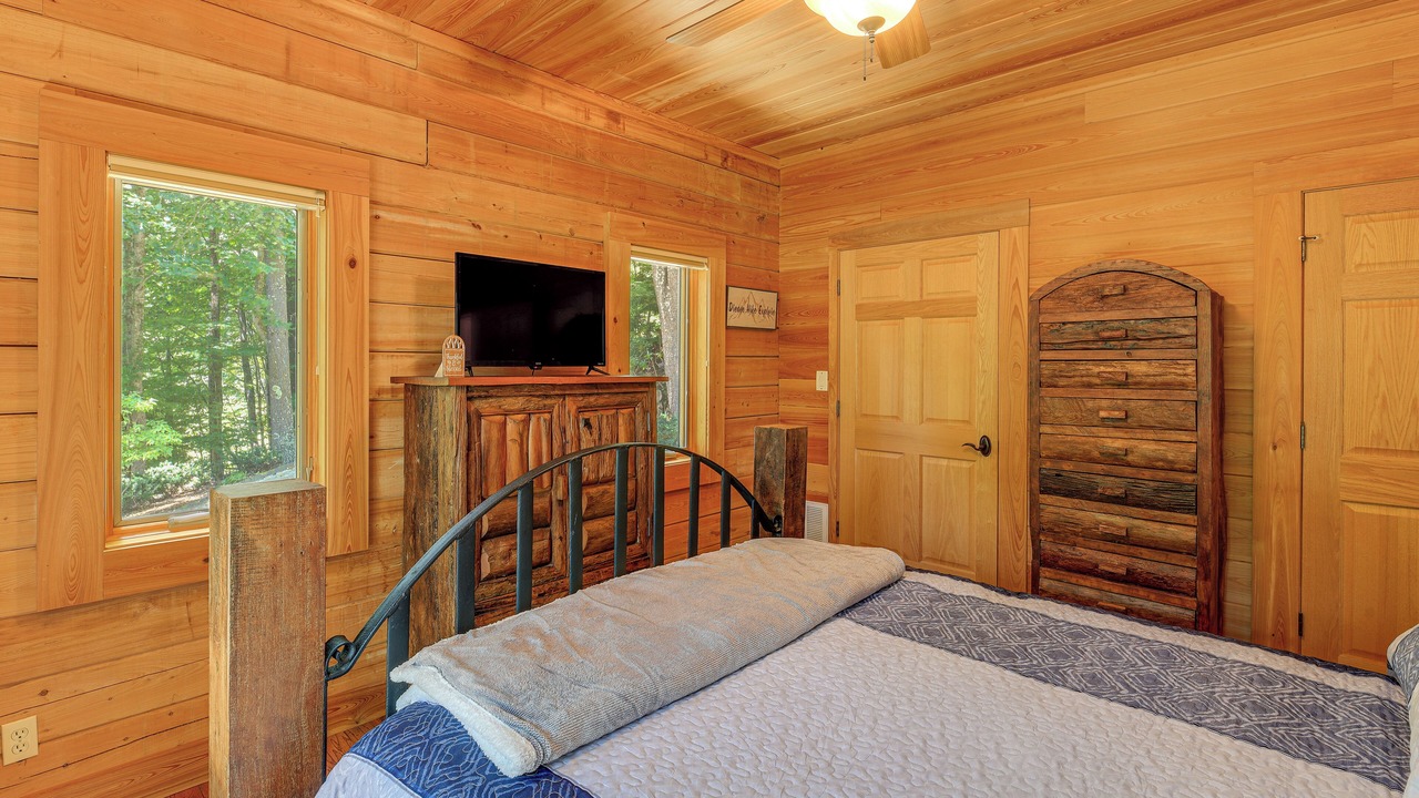 Photo of Bedroom in North Fork Township
