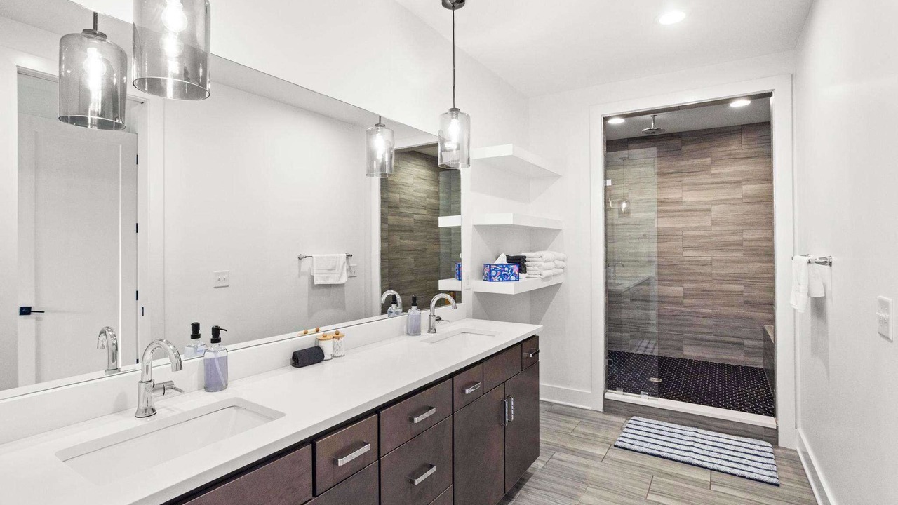 Photo of Bathroom in Eighth Avenue