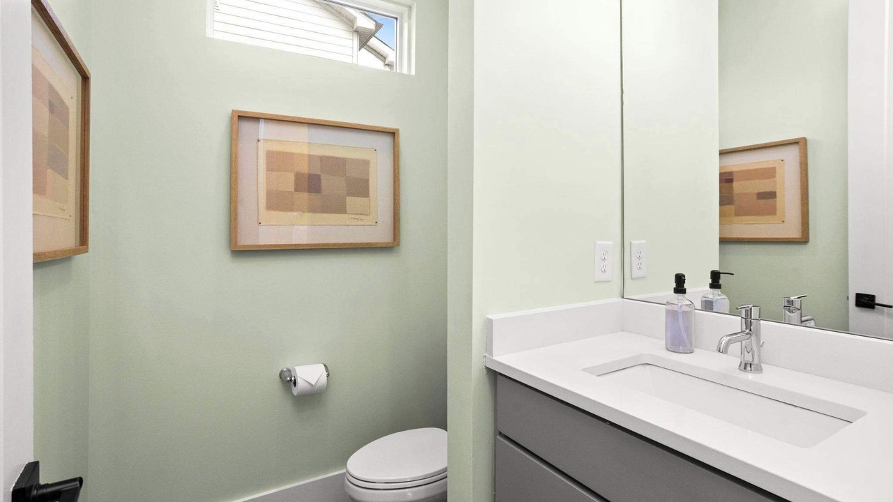 Photo of Bathroom in Eighth Avenue