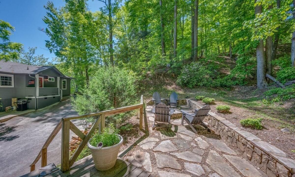 Photo of Patio Balcony in Lake Lure