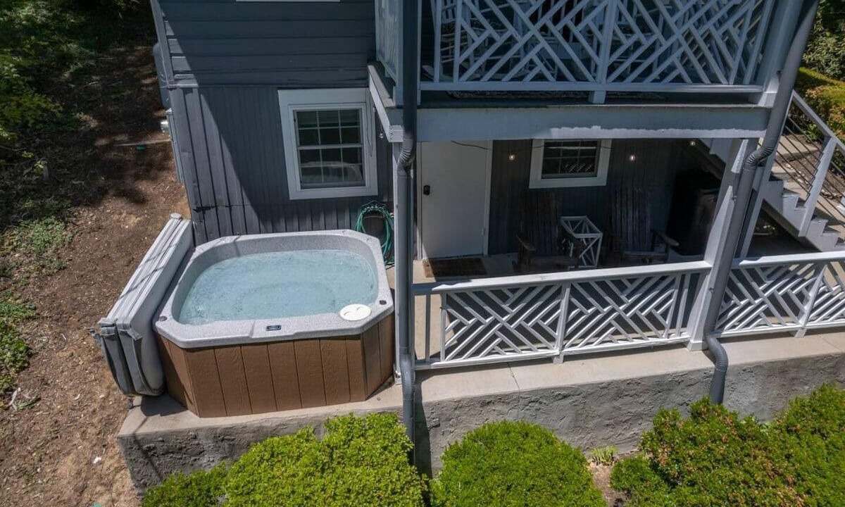 Photo of Patio Balcony in Lake Lure