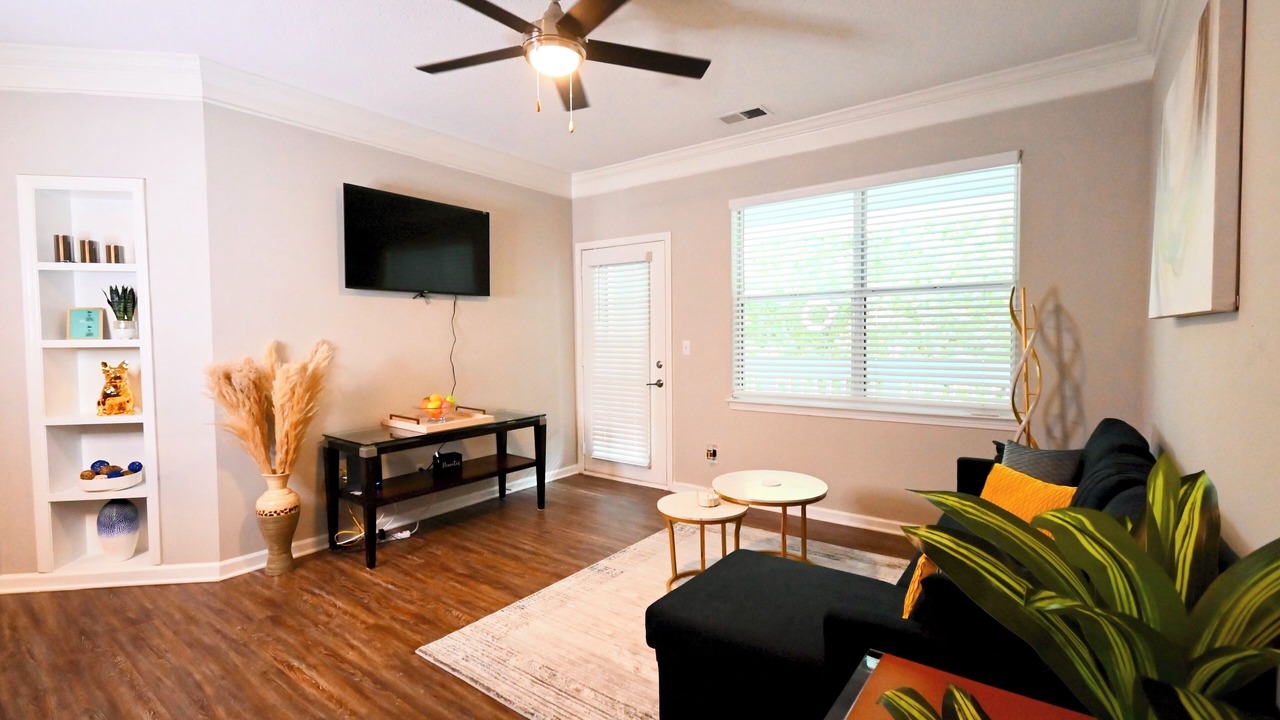 Photo of Livingroom in Huntersville