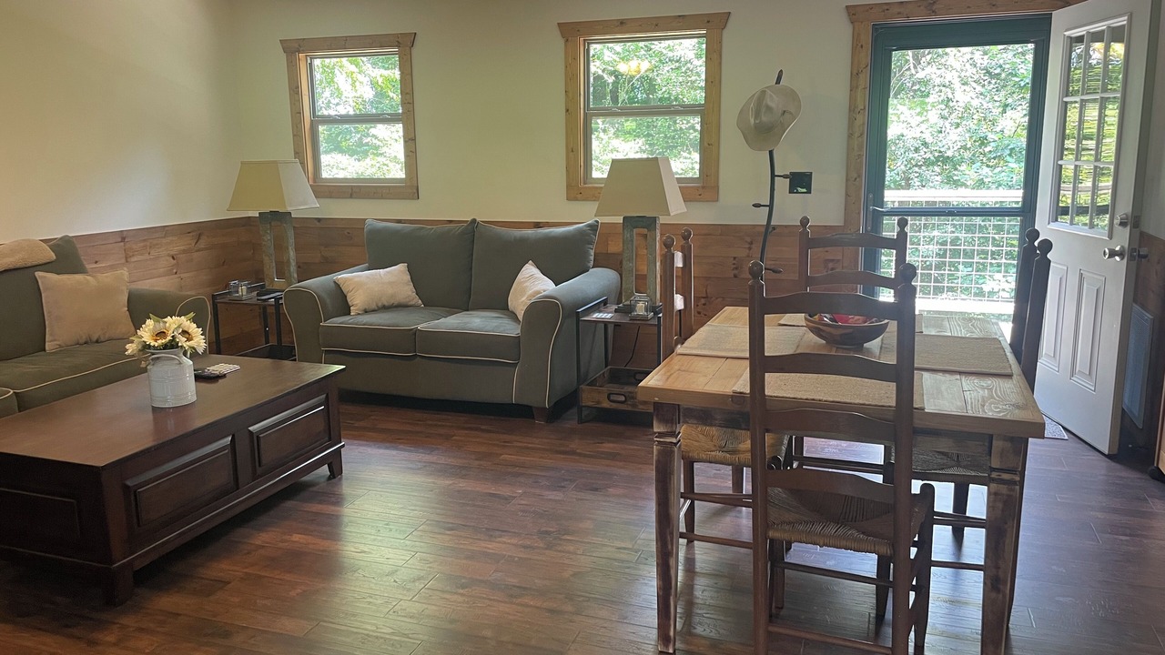 Photo of Livingroom in Elkin