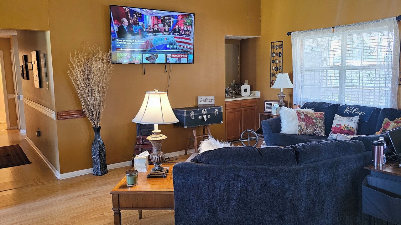 Photo of Livingroom in Gold Rock