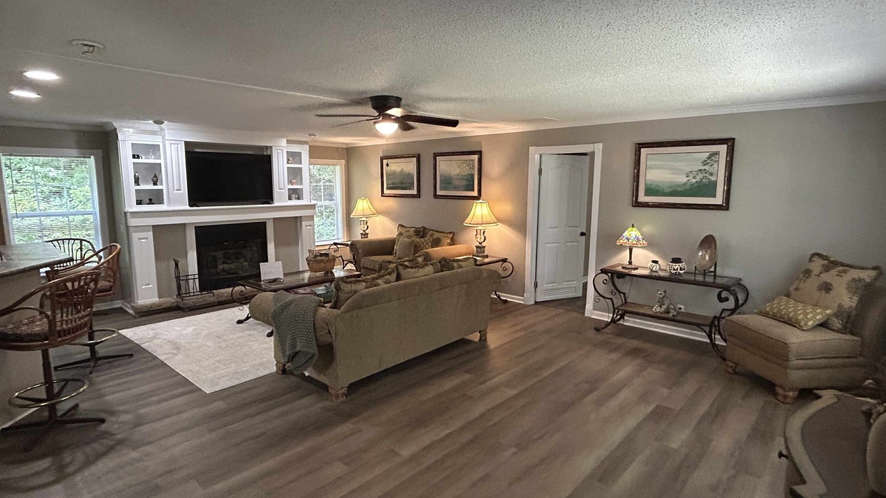 Photo of Livingroom in Cherokee