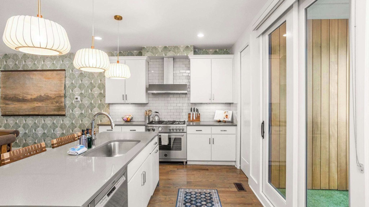 Photo of Kitchen in Eighth Avenue