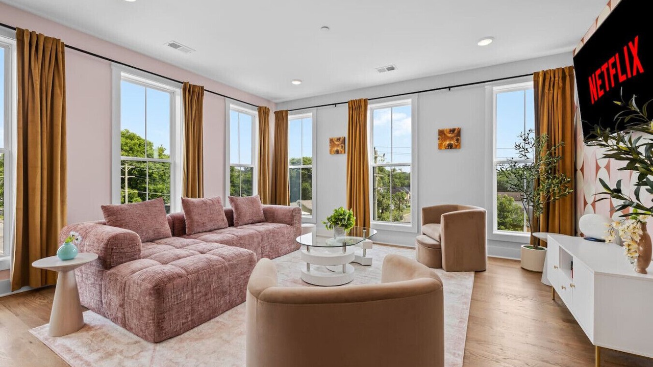 Photo of Livingroom in Talbot's Corner