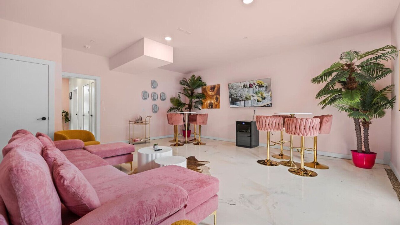 Photo of Livingroom in Talbot's Corner