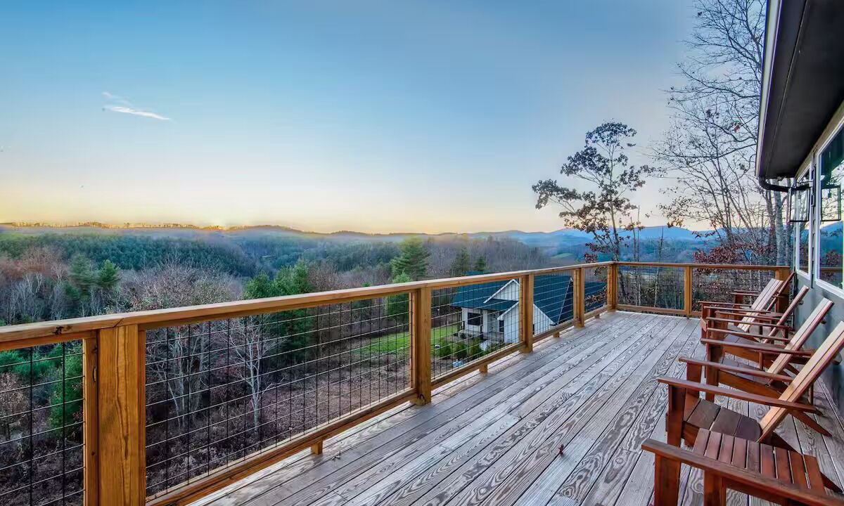 Photo of Patio Balcony in Edens Gate