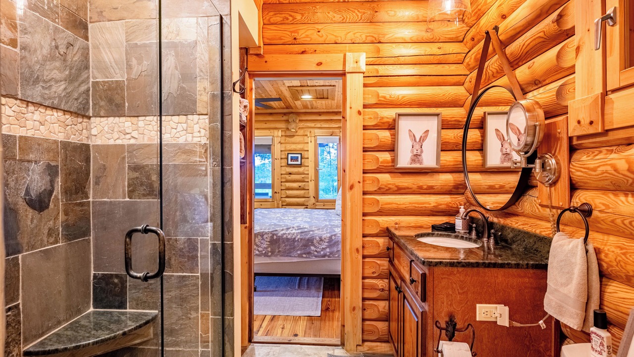 Photo of Bathroom in Glenville