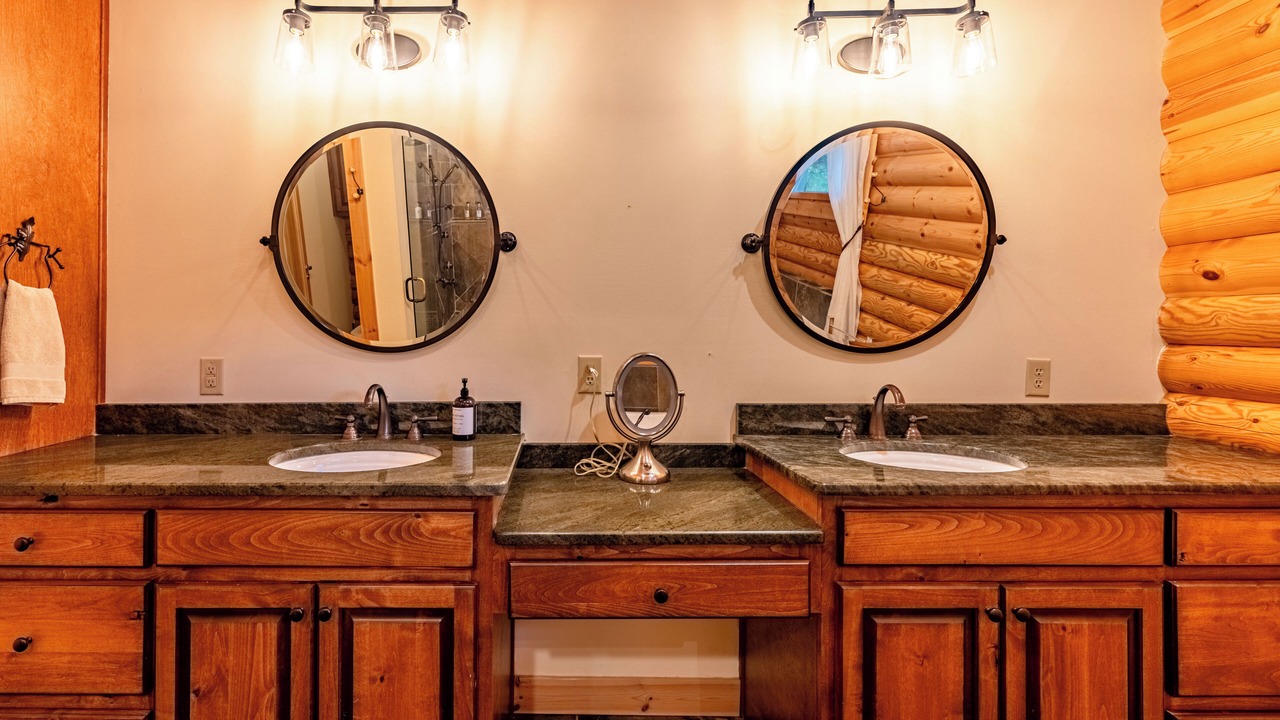 Photo of Bathroom in Glenville