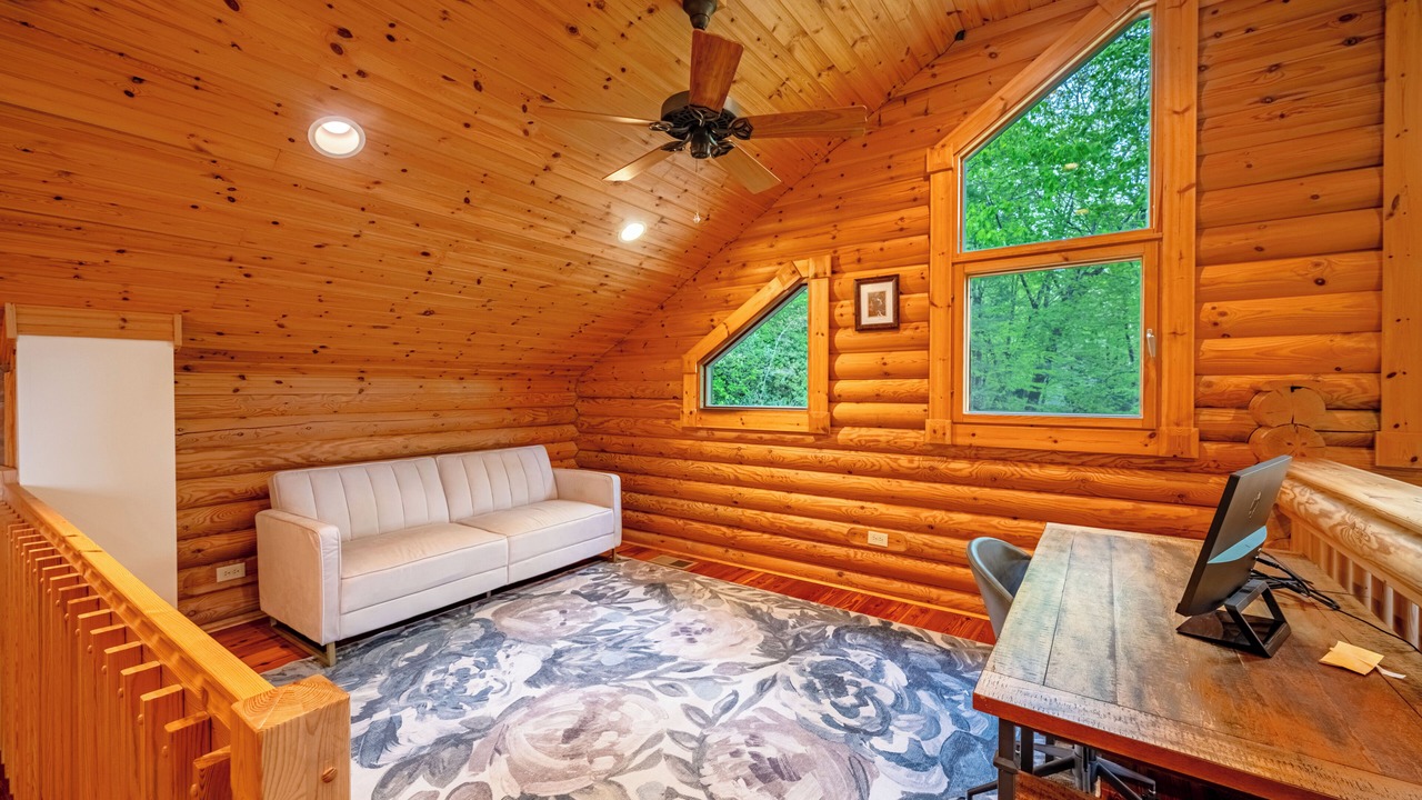 Photo of Livingroom in Glenville