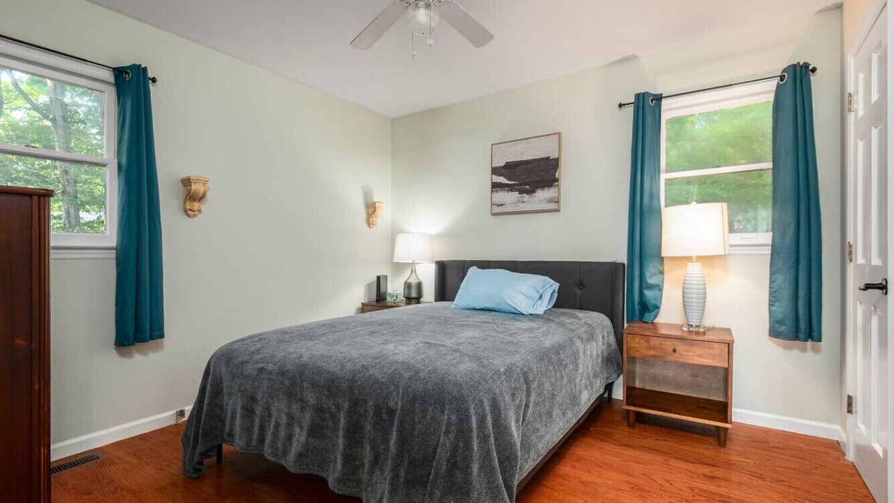 Photo of Bedroom in Roxboro