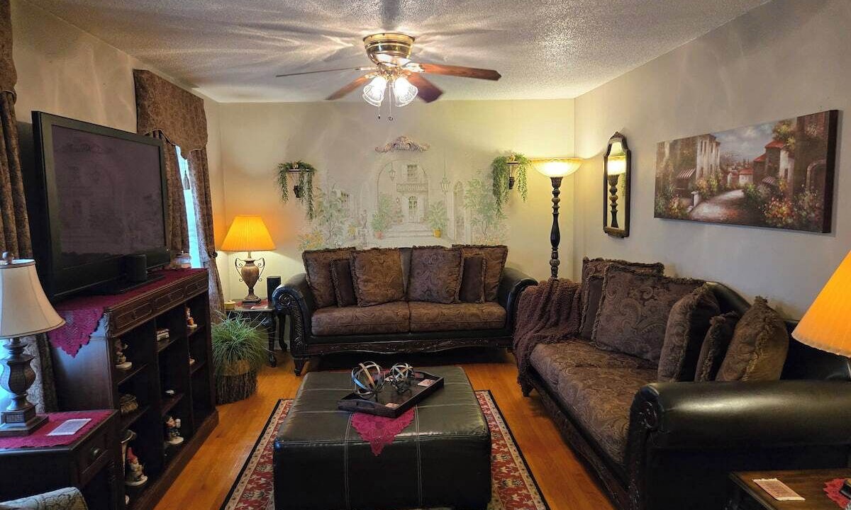 Photo of Livingroom in Westover