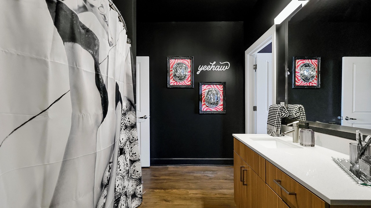 Photo of Bathroom in Eighth Avenue