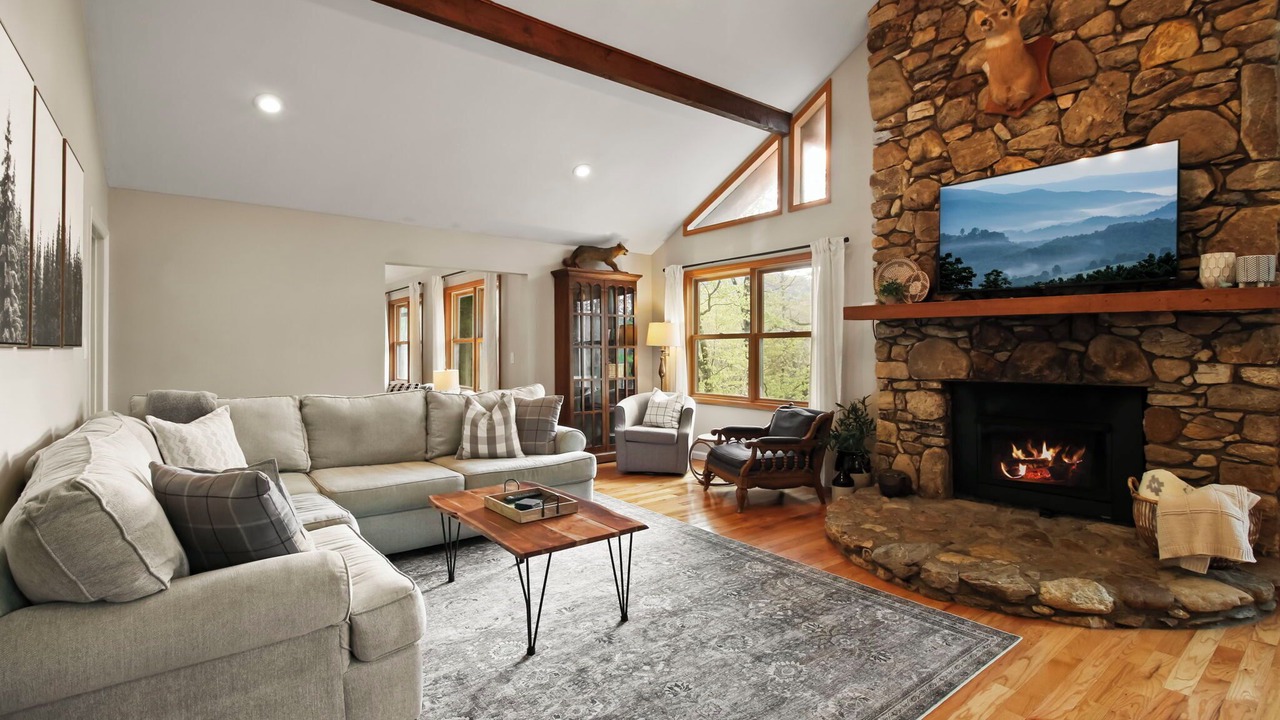 Photo of Livingroom in Charter Hills