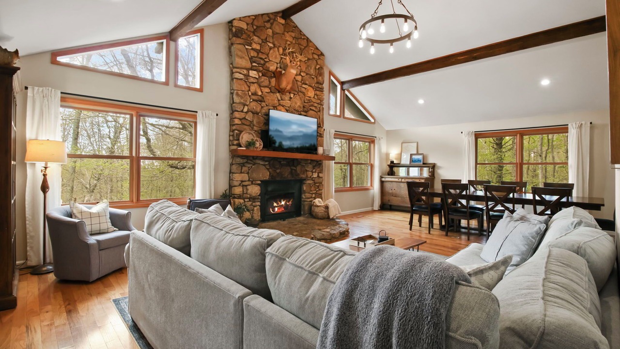 Photo of Livingroom in Charter Hills
