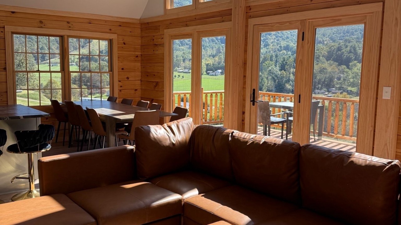 Photo of Livingroom in Canton