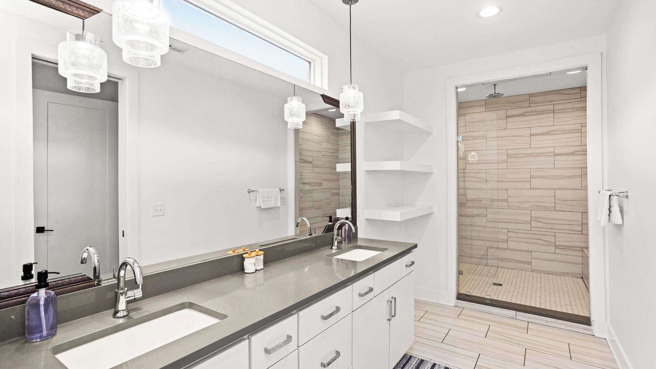 Photo of Bathroom in Eighth Avenue