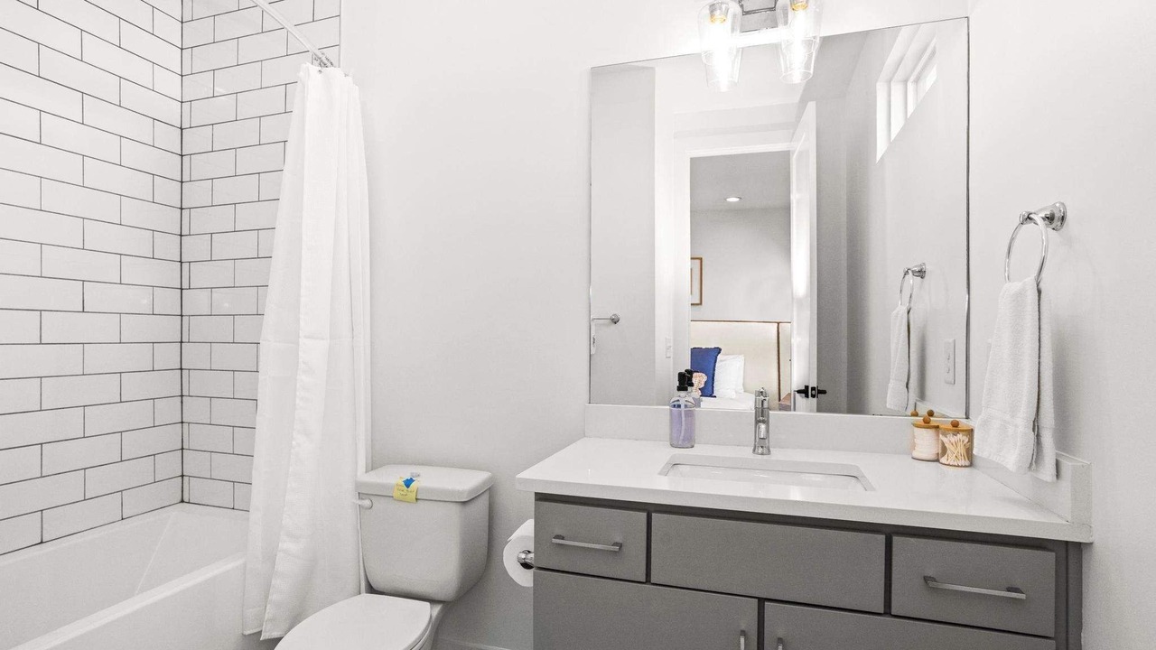 Photo of Bathroom in Eighth Avenue