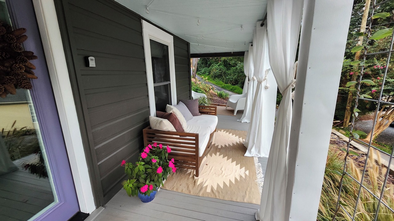 Photo of Patio Balcony in Chimney Rock