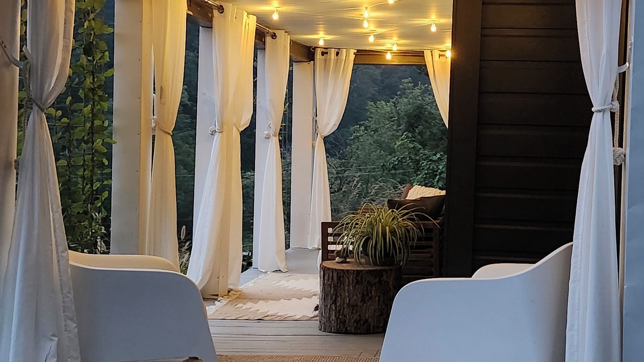 Photo of Patio Balcony in Chimney Rock