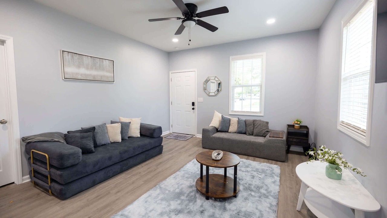 Photo of Livingroom in Burlington